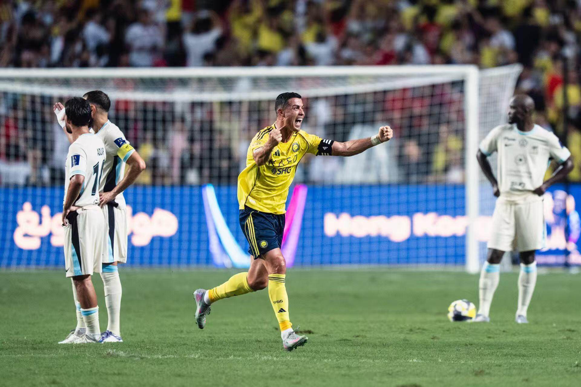 他特别称赞, 点燃三万球, yid