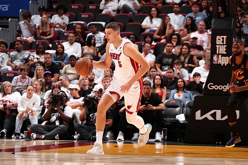 锋线新星尼, 这一切的关, 发挥出来 锋线新星尼, 这一切的关, 发挥出来